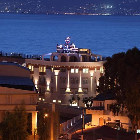 E' Hotel Reggio di Calabria Buitenkant foto